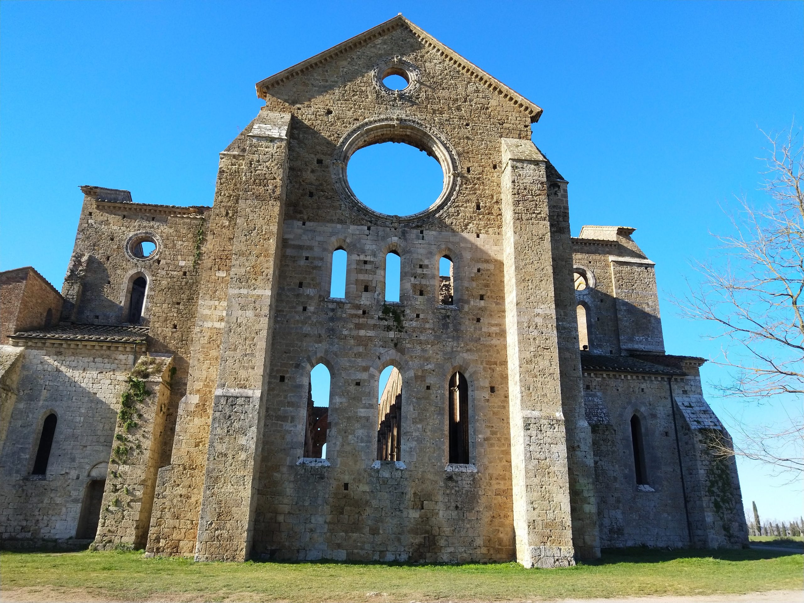 La via di San Galgano e la spada nella roccia